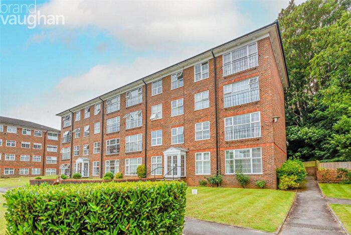 2 Bedroom Flat To Rent In Regency Court, Withdean Rise, Brighton, BN1