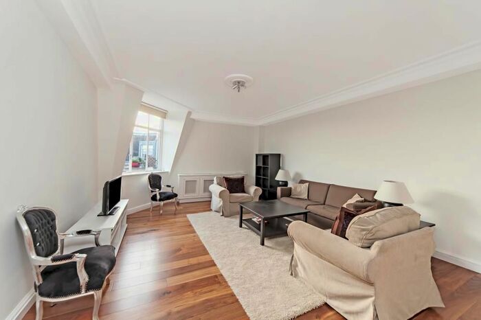 3 Bedroom Flat To Rent In Oakwood Court, Holland Park, London, W14