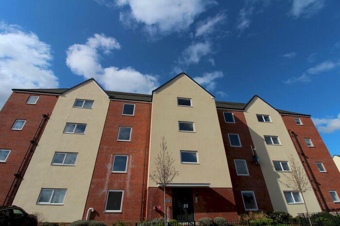 2 Bedroom Flat To Rent In Sidney Royse House, NP19