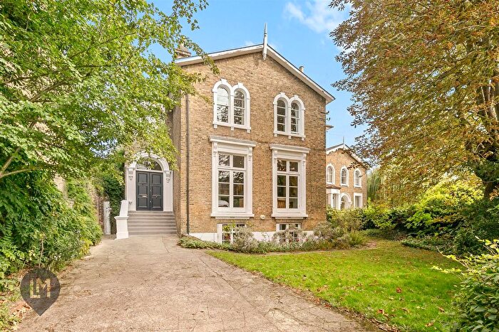 2 Bedroom Flat For Sale In Wimbledon Park Road, London, SW18