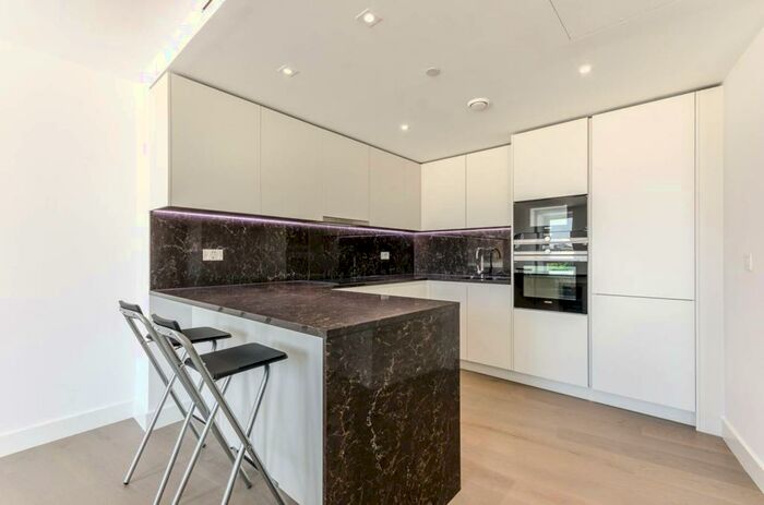 2 Bedroom Flat To Rent In Vaughan Way, St Katharine Docks, London, E1W