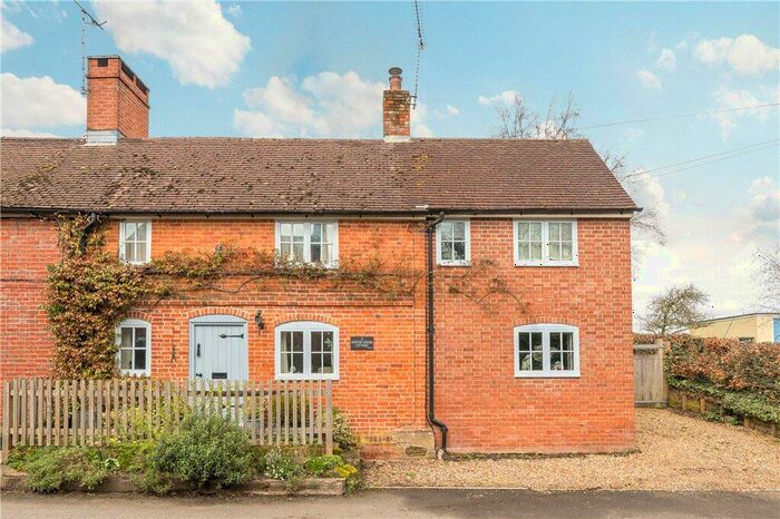 3 Bedroom Semi-Detached House For Sale In Newton Lane, Whiteparish, Salisbury, Wiltshire, SP5