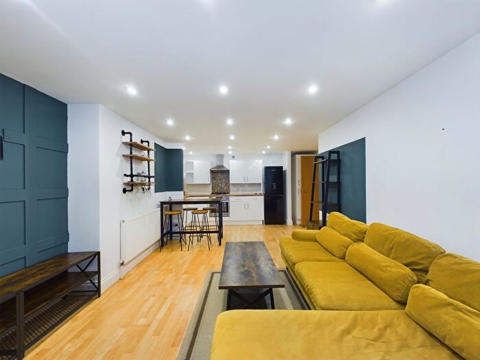 2 Bedroom Flat To Rent In Seaview Apartment, South Parade, Southsea, PO5