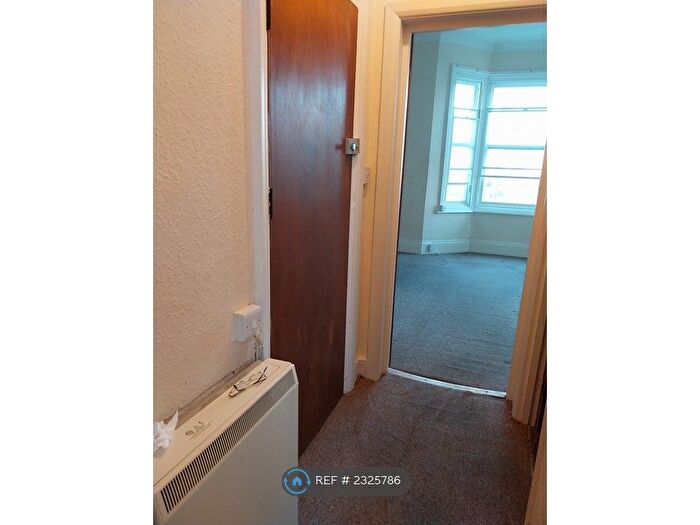 Studio To Rent In West Buildings, Worthing, BN11