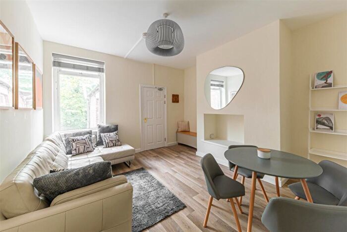 5 Bedroom Maisonette To Rent In Greystoke Avenue, Sandyford, Newcastle Upon Tyne, NE2