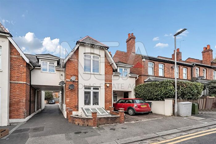 3 Bedroom Flat To Rent In Westfield Road, Caversham, Reading, RG4