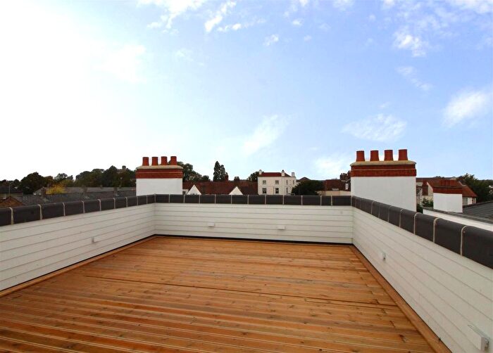 2 Bedroom Flat To Rent In Carlton Place, London Road, Old Harlow, CM17