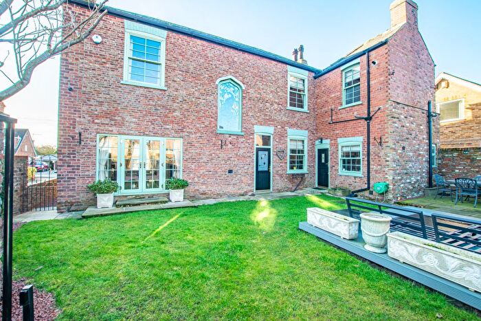 5 Bedroom Detached House For Sale In High Street, West Cowick, East Riding Of Yorkshire, DN14