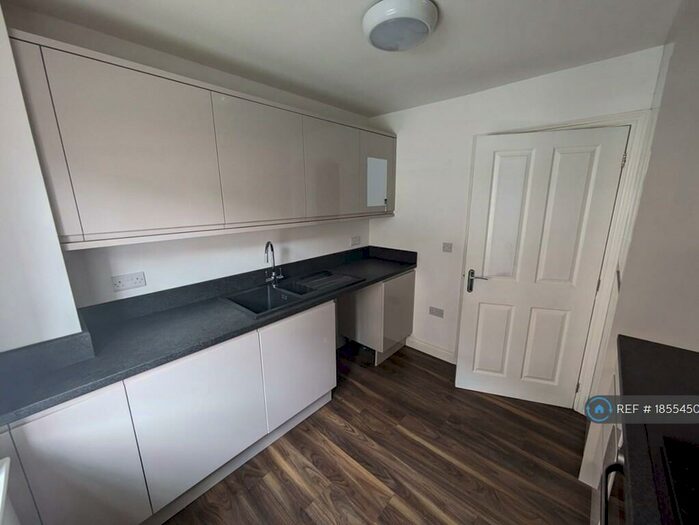 2 Bedroom Flat To Rent In Grey Meadow Road, Ilkeston., DE7
