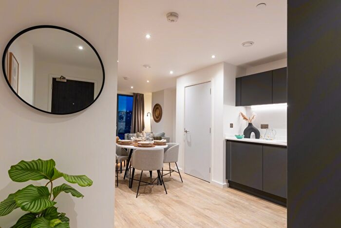 2 Bedroom Flat To Rent In Swan Street, Manchester, M4