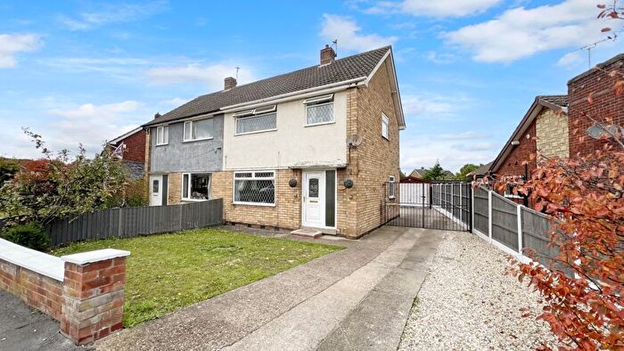 3 Bedroom Semi-detached House For Sale In Dewsbury Avenue, Scunthorpe, DN15
