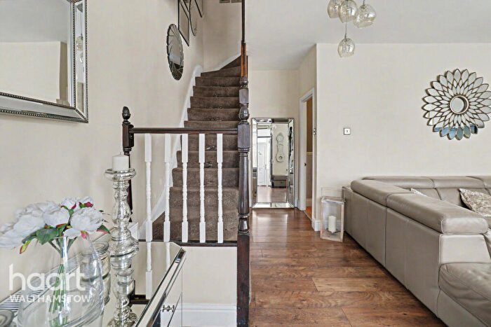 4 Bedroom Terraced House For Sale In Kings Road, Chingford, E4