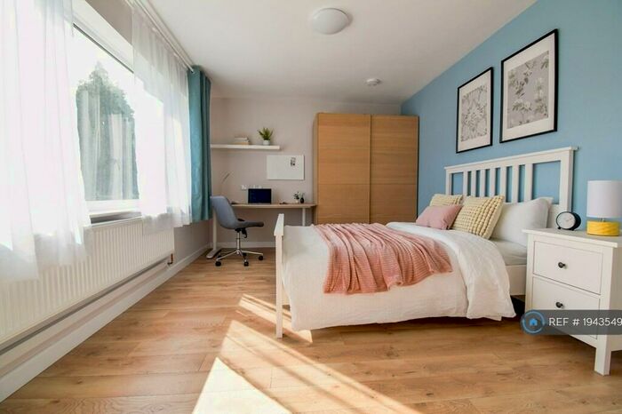 4 Bedroom Semi-Detached House To Rent In Lichen Green, Coventry, CV4