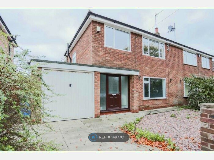 3 Bedroom Semi-Detached House To Rent In Hazelhurst Road, Worsley, Manchester, M28
