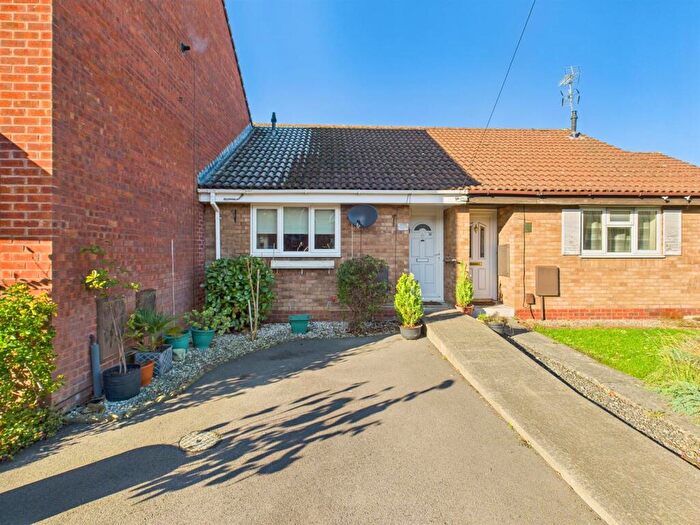 1 Bedroom Terraced Bungalow For Sale In The Willows, Quedgeley, Gloucester, GL2