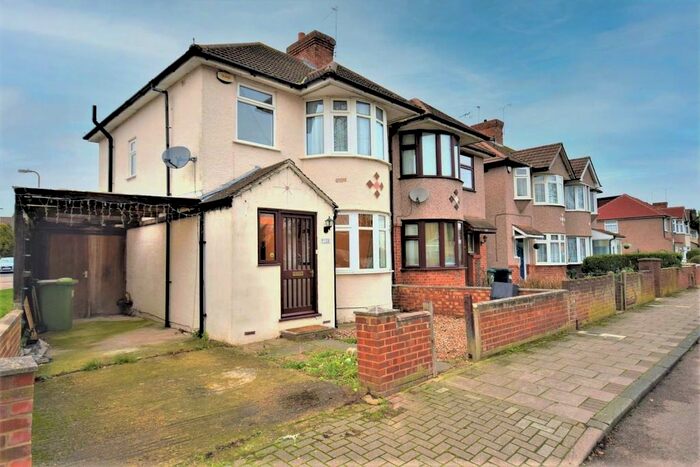 3 Bedroom Semi-Detached House To Rent In Sevenoaks Way, St. Pauls Cray, Orpington BR5