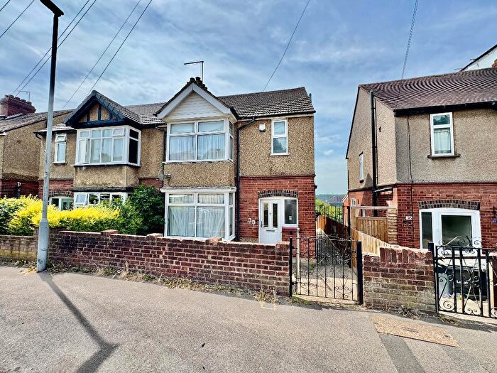 3 Bedroom Semi-Detached House For Sale In Rutland Crescent, St Annes, Luton, Bedfordshire, LU2