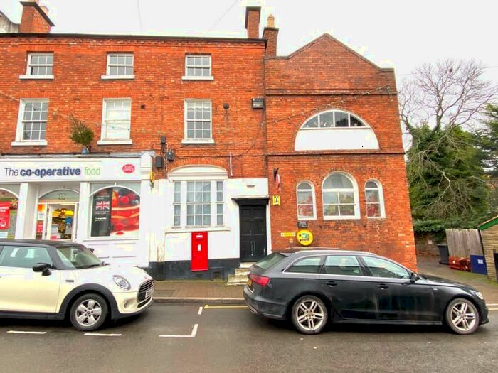 3 Bedroom Flat To Rent In Market Place, Stafford, ST19