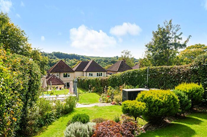 4 Bedroom Detached House For Sale In Fir Tree Avenue, Haslemere, GU27