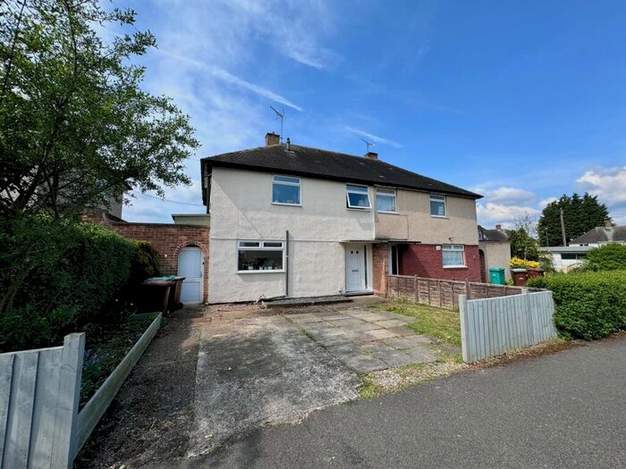 3 Bedroom House To Rent In Colesbourne Road, Clifton, NG11