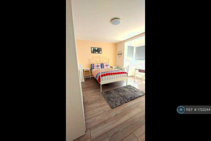 Studio To Rent In Studio, Edgware, HA8