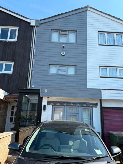 4 Bedroom Town House To Rent In Skelley Road, London, E15