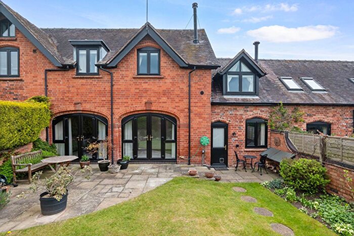 4 Bedroom Barn Conversion For Sale In Holt Castle Barns, Holt Heath, Worcestershire., WR6