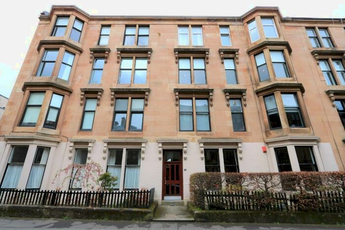 3 Bedroom Flat To Rent In North Gardner Street, Hyndland, Glasgow, G11