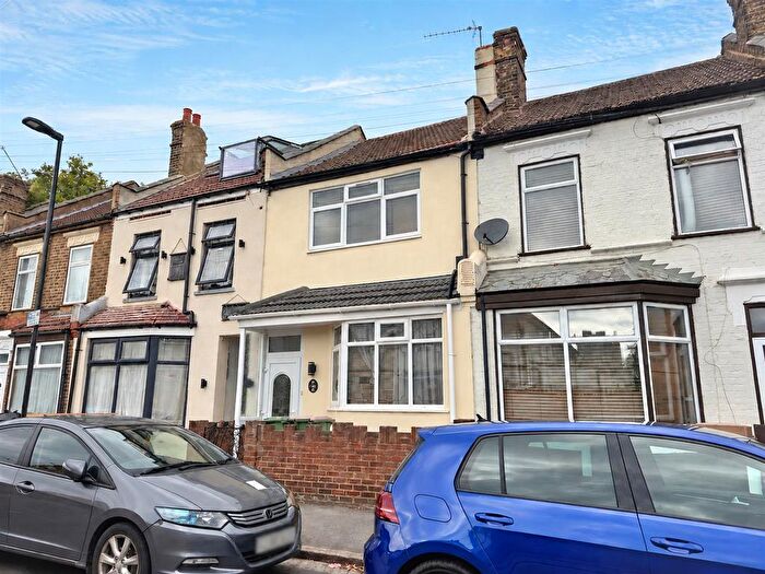 2 Bedroom Terraced House For Sale In Old Street, London, E13