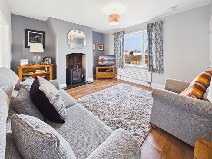 3 Bedroom Semi Detached House For Sale In Lindisfarne Road, Jarrow, Tyne And Wear, NE32