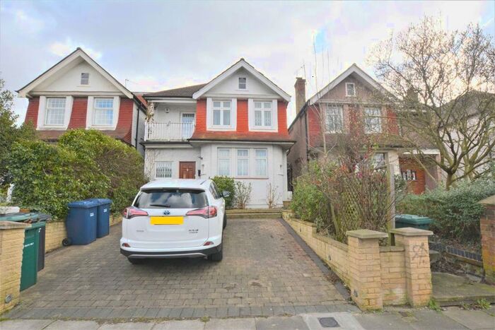 5 Bedroom Detached House To Rent In Station Road, London, NW4