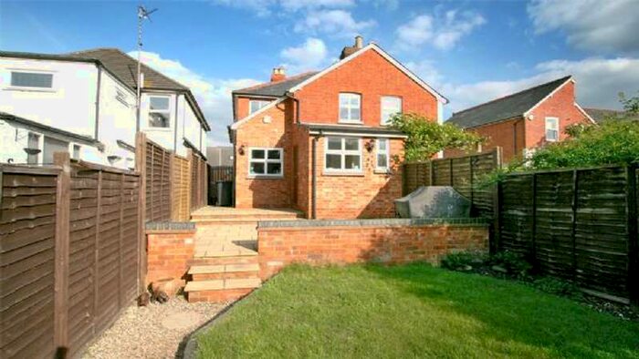 3 Bedroom Semi-Detached House To Rent In Courthouse Road, SL6