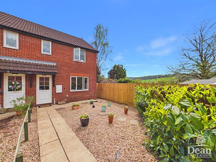 3 Bedroom Semi Detached House For Sale In Grove Park, Whitecroft, Lydney, GL15