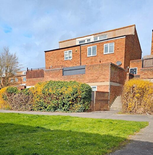 2 Bedroom Maisonette To Rent In Steeplehall, Basildon, SS13
