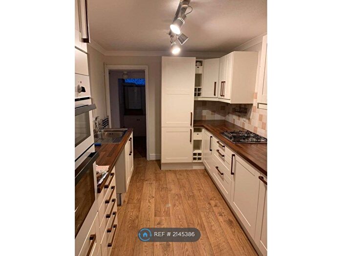 3 Bedroom Terraced House To Rent In Newport Road, Milton Keynes, MK13