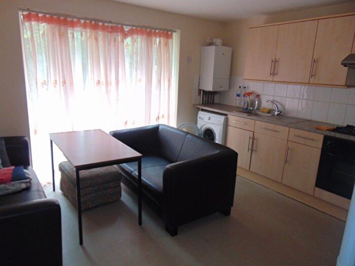 4 Bedroom Flat To Rent In Burgess Road, SO16