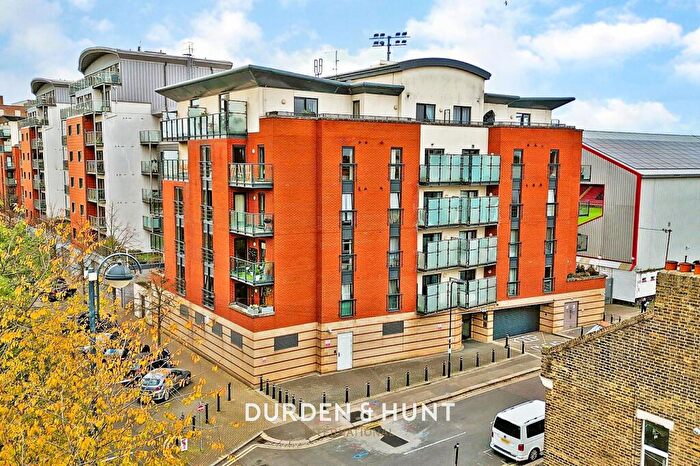 2 Bedroom Apartment For Sale In Brisbane Road, Leytonstone, E10