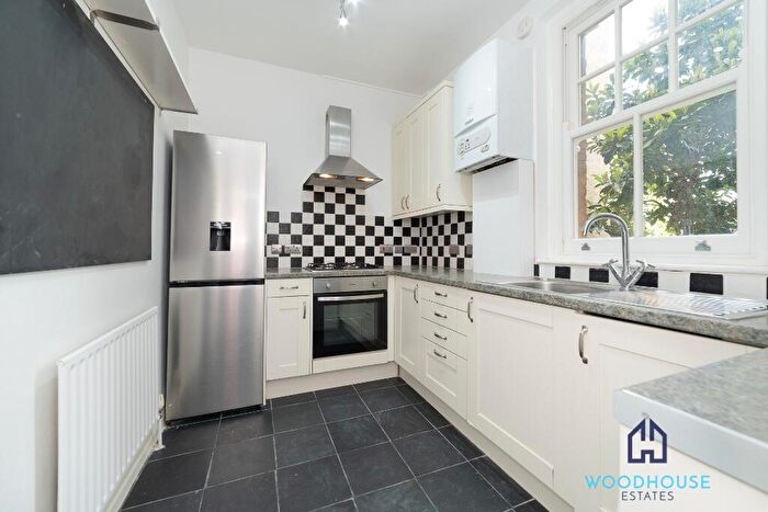 3 Bedroom Flat To Rent In Royal College Street, London, NW1