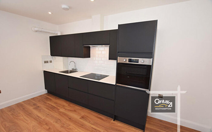 2 Bedroom Flat To Rent In |Ref: |, Swaythling Road, West End, Southampton, SO30