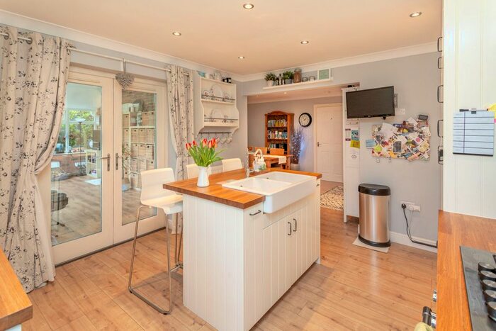 7 Bedroom Detached House For Sale In Riverside Court, Cawood, North Yorkshire, YO8