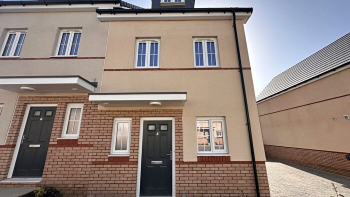 3 Bedroom Semi-Detached House For Sale In Fowler Drive, Torrington, EX38