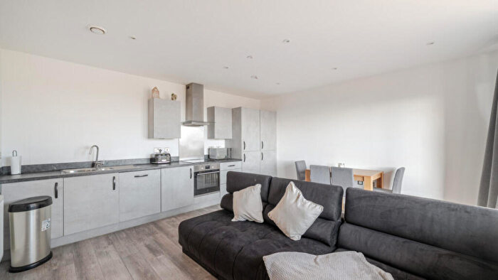 1 Bedroom Flat For Sale In Newport House, Rainham, RM13