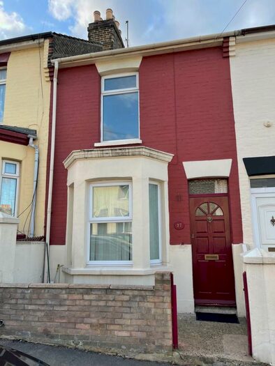 3 Bedroom Terraced House To Rent In Baden Road, ME7