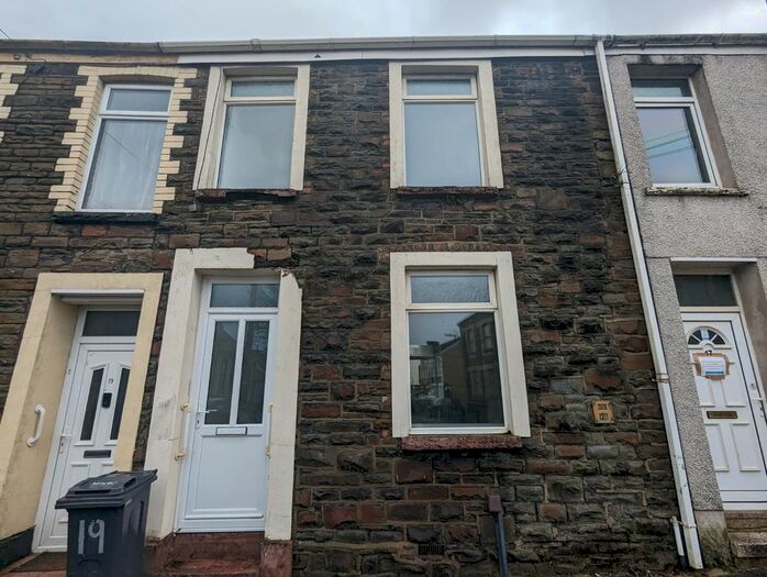 3 Bedroom Terraced House To Rent In Crythan Road, Neath, Neath Port Talbot., SA11