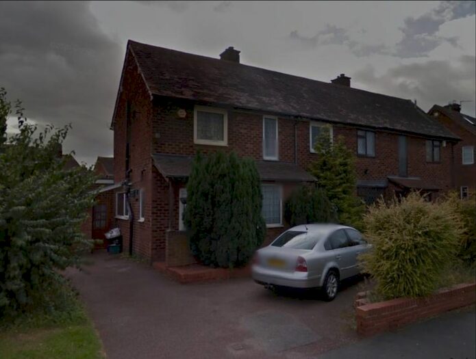 3 Bedroom Semi-Detached House To Rent In Cornyx Lane, Solihull, B91