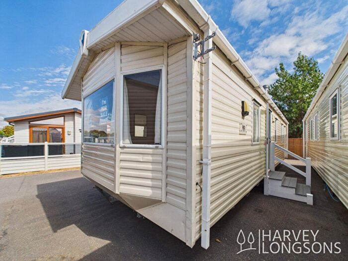 3 Bedroom Park Home For Sale In Felixstowe Beach Holiday Park, IP11