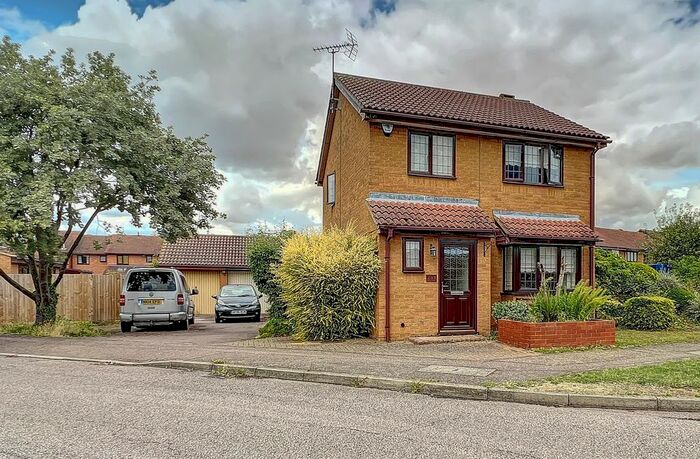 3 Bedroom Detached House For Sale In The Rowans, Milton, Cambridge, CB24