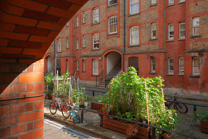 2 Bedroom Flat For Sale In Walton House, Montclare Street, London, E2