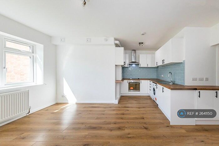 2 Bedroom Flat To Rent In Sherwood, London, NW6