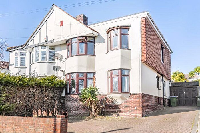 4 Bedroom Semi Detached House For Sale In Fairford Avenue, Bexleyheath, DA7